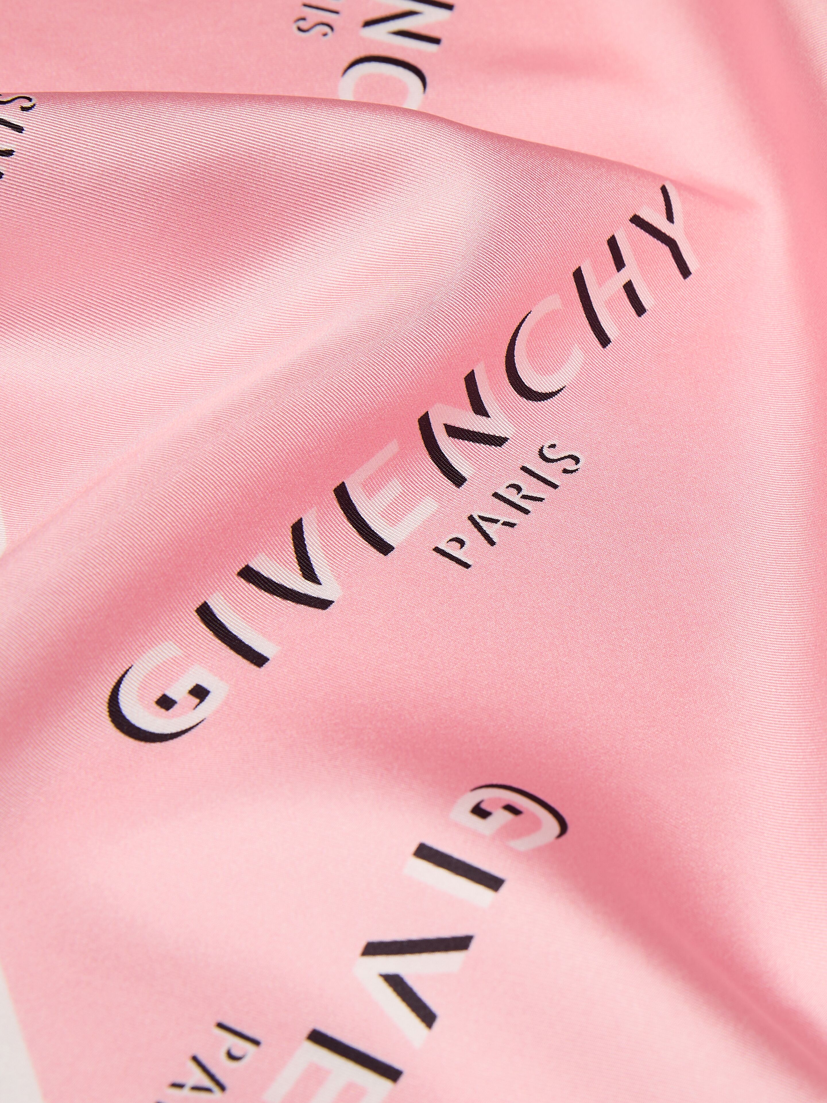 GIVENCHY Shadow square in silk